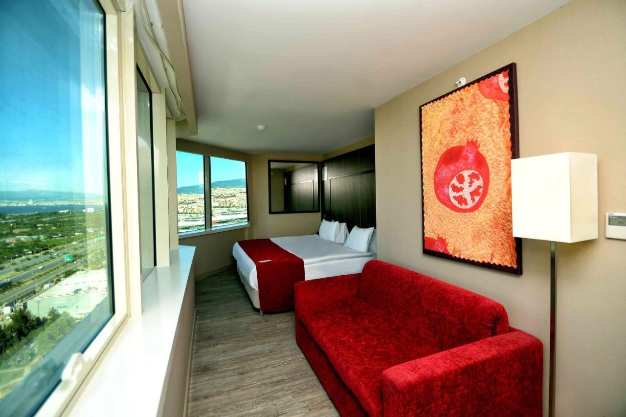 Ramada Encore By Wyndham İzmir Buitenkant foto
