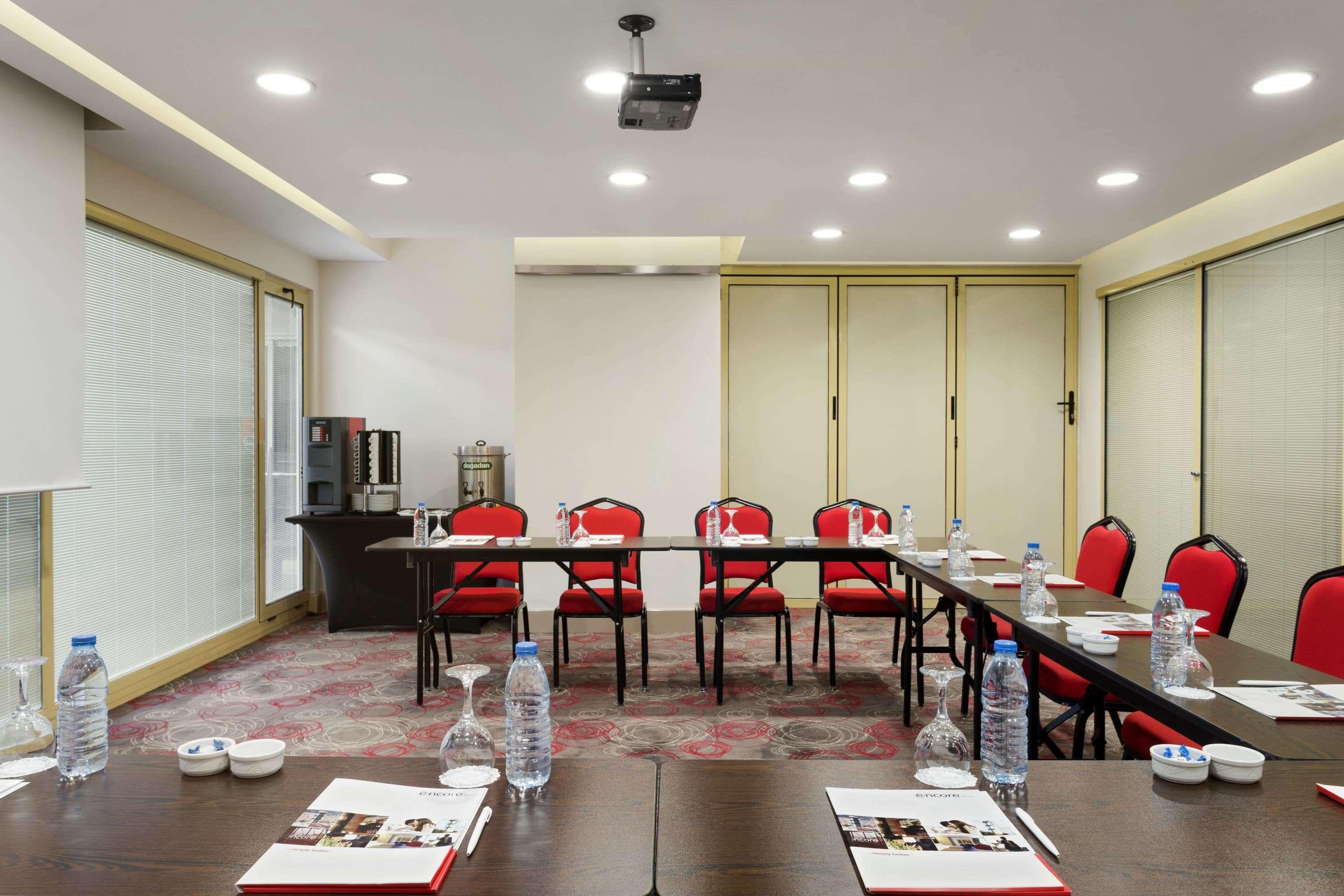 Ramada Encore By Wyndham İzmir Buitenkant foto
