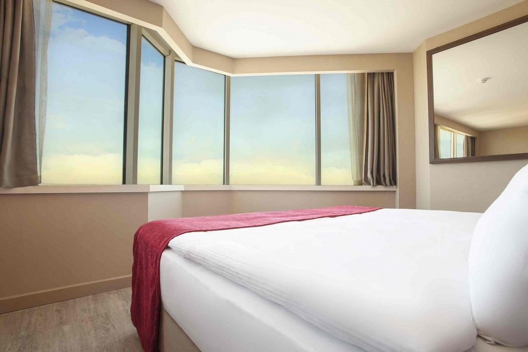 Ramada Encore By Wyndham İzmir Buitenkant foto
