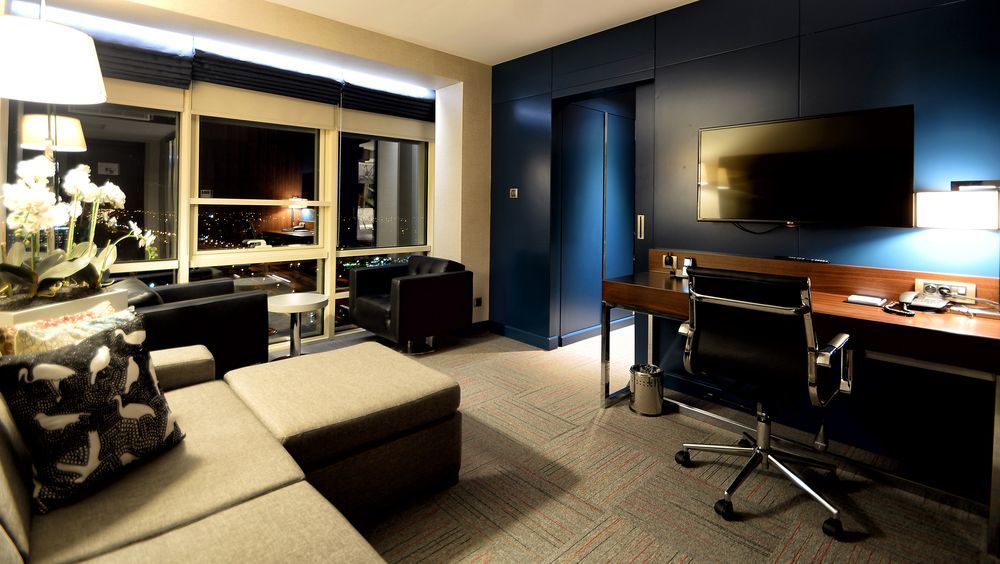 Ramada Encore By Wyndham İzmir Buitenkant foto