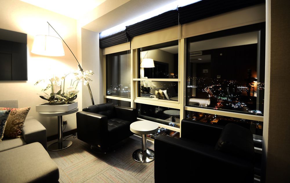 Ramada Encore By Wyndham İzmir Buitenkant foto