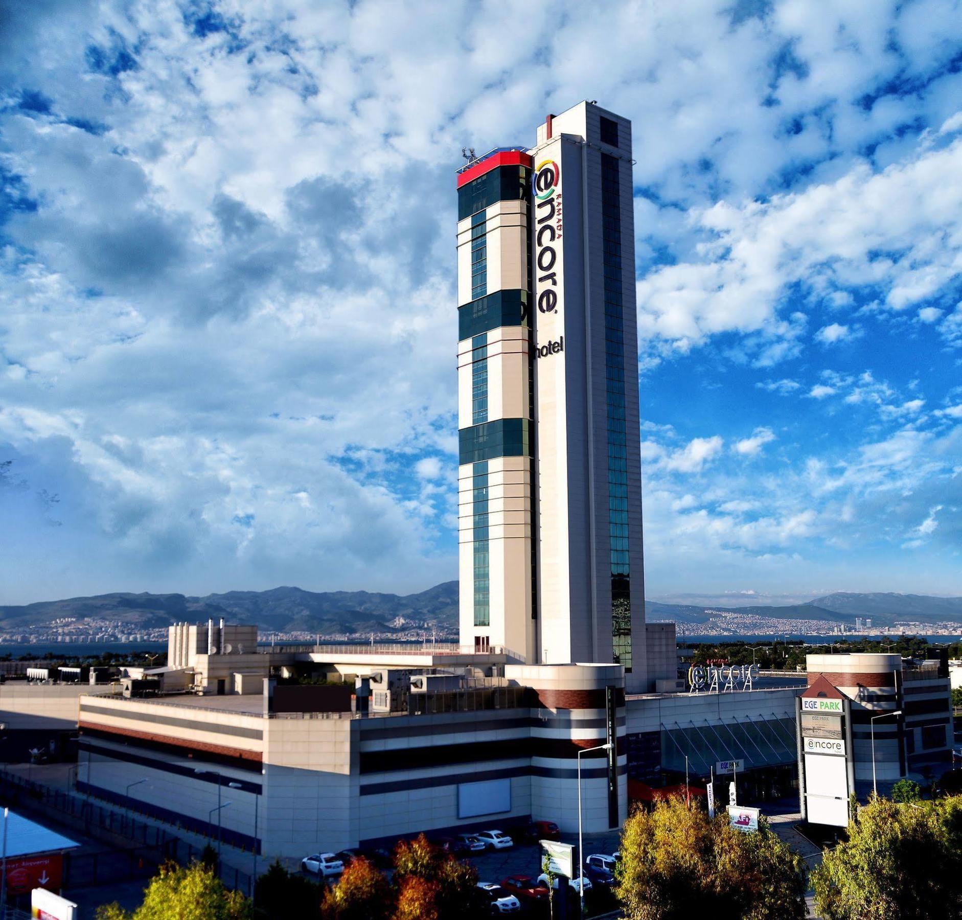 Ramada Encore By Wyndham İzmir Buitenkant foto