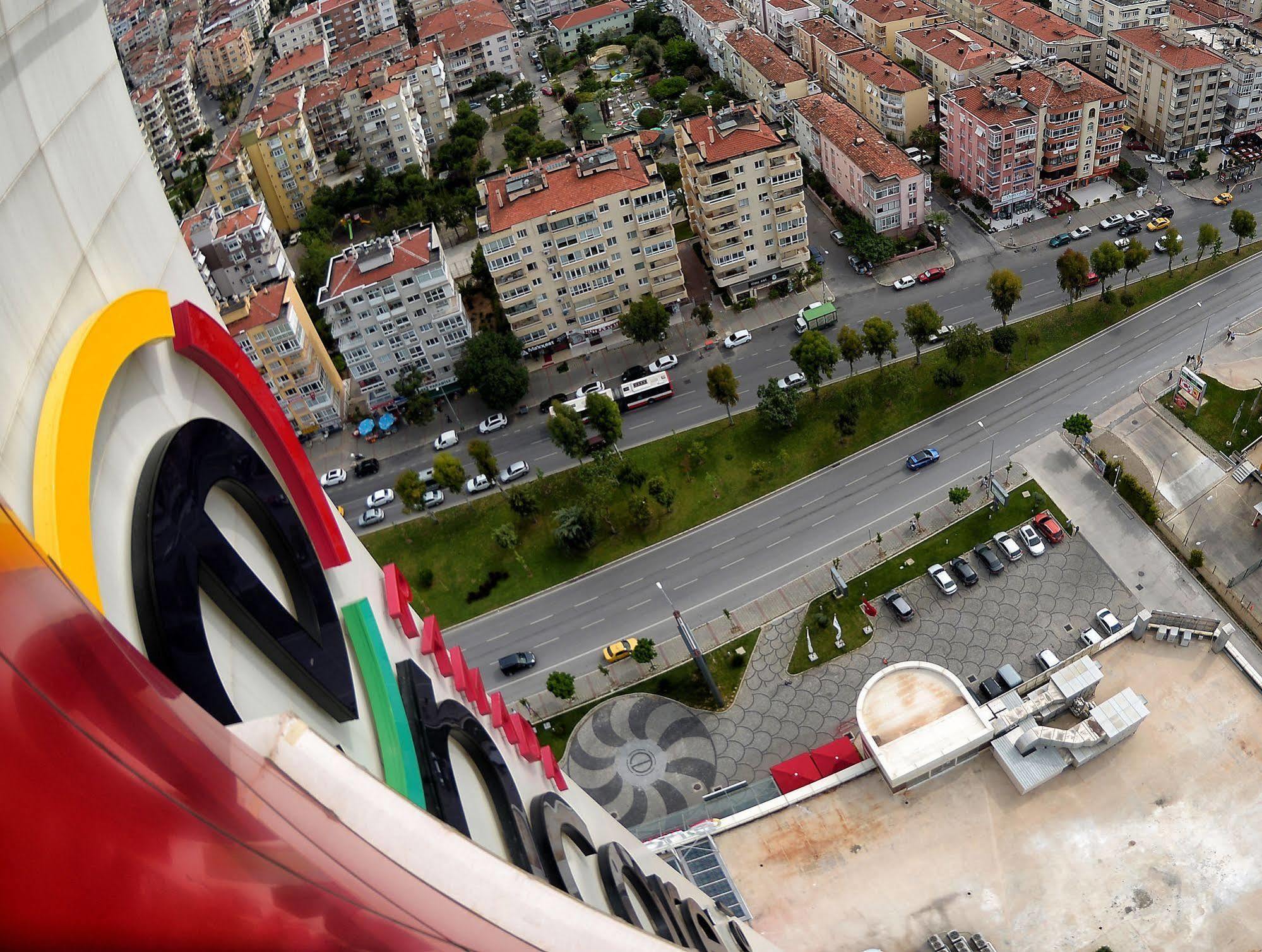 Ramada Encore By Wyndham İzmir Buitenkant foto