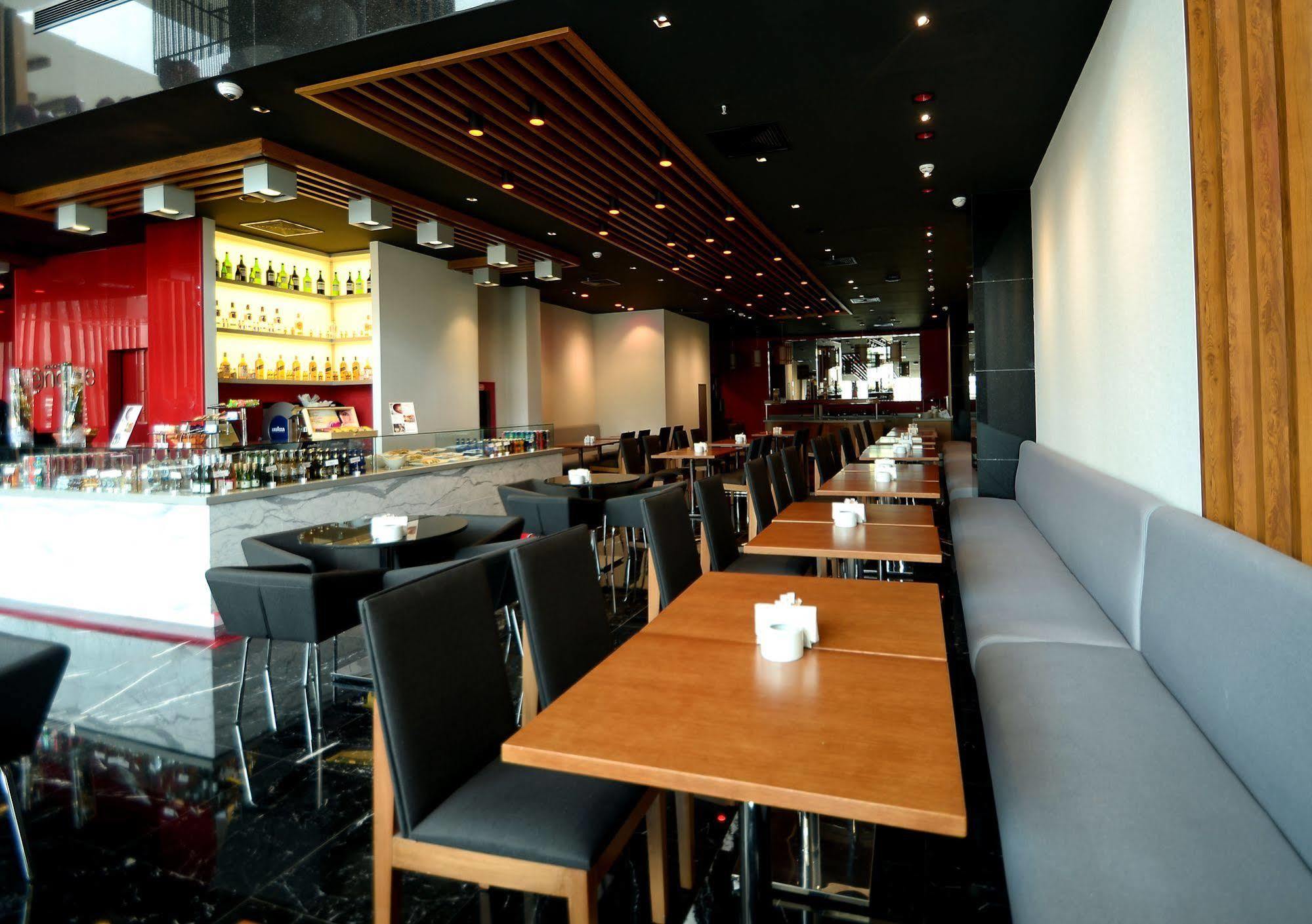 Ramada Encore By Wyndham İzmir Buitenkant foto